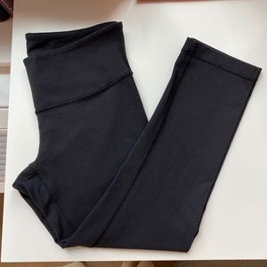Lululemon black cropped leggings size 6